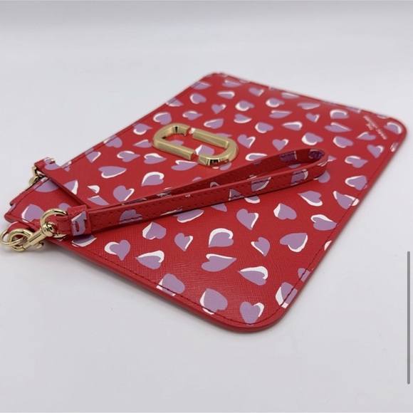 Marc Jacobs Snap Shot Heart Print Wristlet NWOT - Picture 4 of 9
